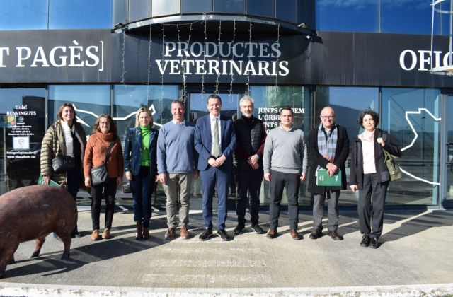Visita Conseller Oscar Ordeig conseller d'Agricultura a la Cooperativa Plana de Vic
